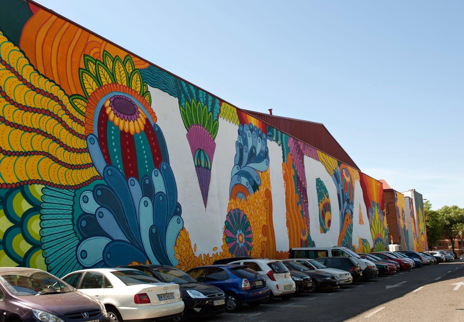Colorful mural painting with the word Vida