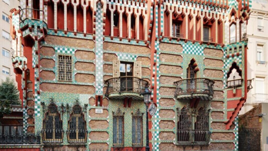Fuentes de inspiración: la renovada Casa Vicens, de Gaudí